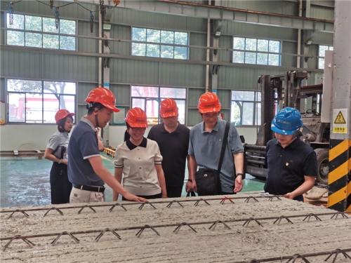 【领导关怀】杭州市总工会赴人生就是博尊龙·杭构集团仁和基地进行“全市工会劳动法律夏季专项监督行动”调研检查